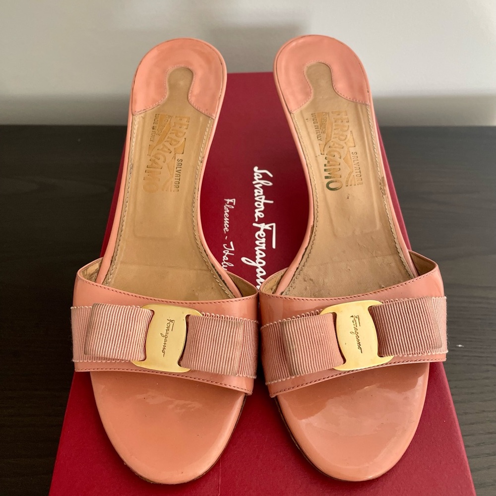 Salvatore Ferragamo Vara bow patent leather mules